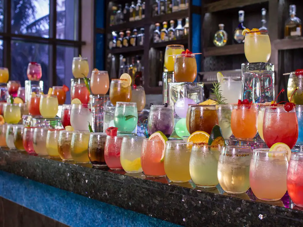5-cocktails-you-need-to-try-from-jw-marriott-cancun’s-epic-150-margarita-bar